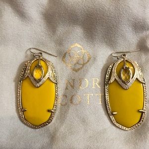 Kendra Scott earrings. Great condition. Bought and never wore. No tarnishing.